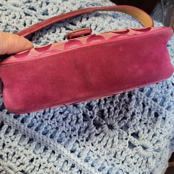 Coach Fuchsia Signature Shoulder Bag - Picture 3 of 14